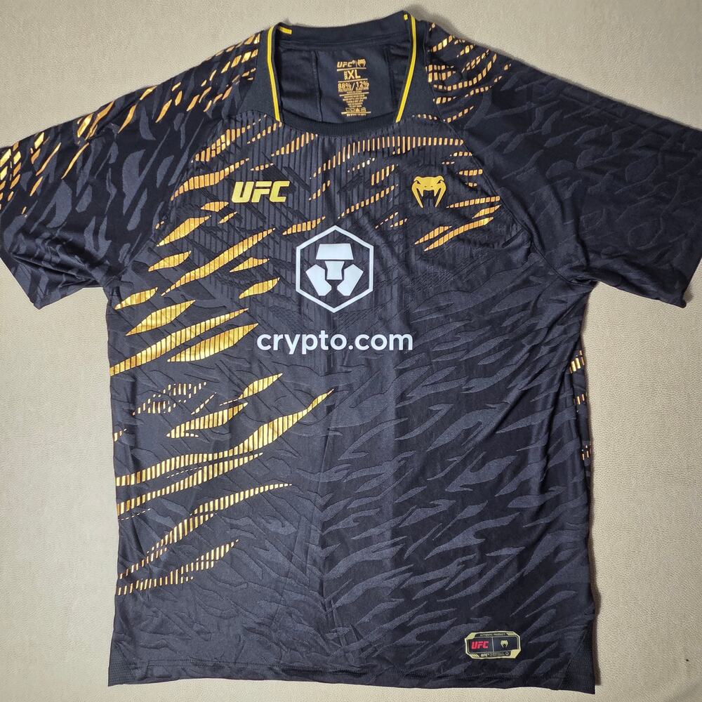 UFC Fusion by Venum Authentic Fight Night Champion Walkout Jersey Black Gold XL